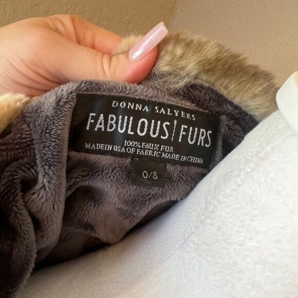 Donna Salyers Fabulous Faux Furs CoutureāPoncho (O/S) - Picture 4 of 4
